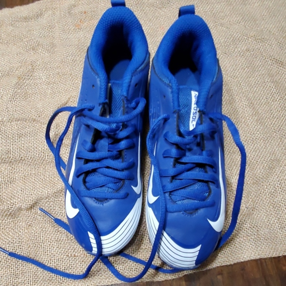 Cleats - Picture 2 of 4